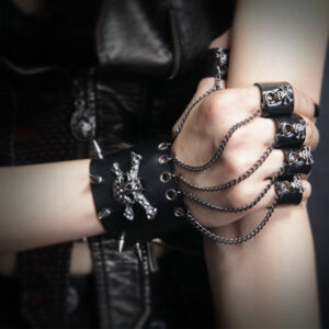 Skull Ring Hand Harness